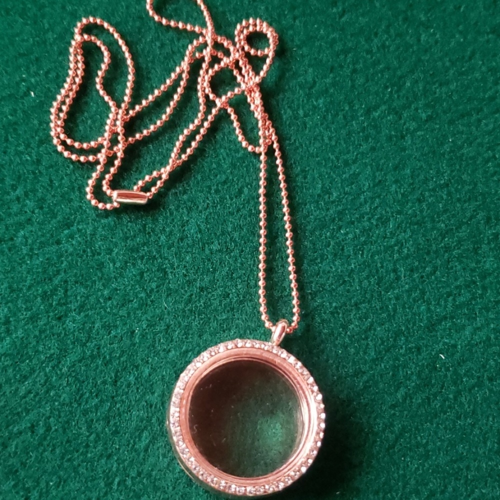 Women's fashion magnetic floating charm necklaces